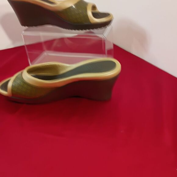 Crocs Sassari Wedge Slide Shoes Womens SZ 8 Brown Comfort Sandal Slip On - Picture 2 of 7